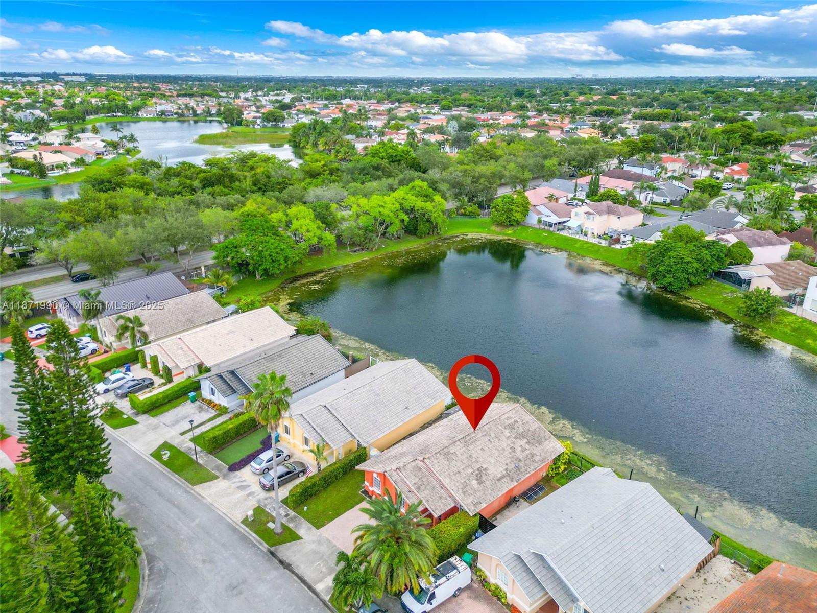 WEST GARDEN HOMES AT LAGO - Residential