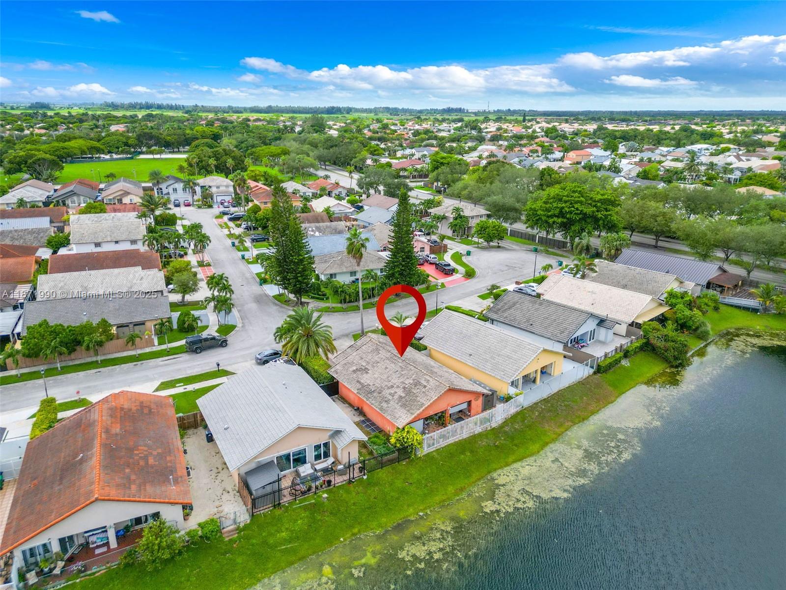 WEST GARDEN HOMES AT LAGO - Residential