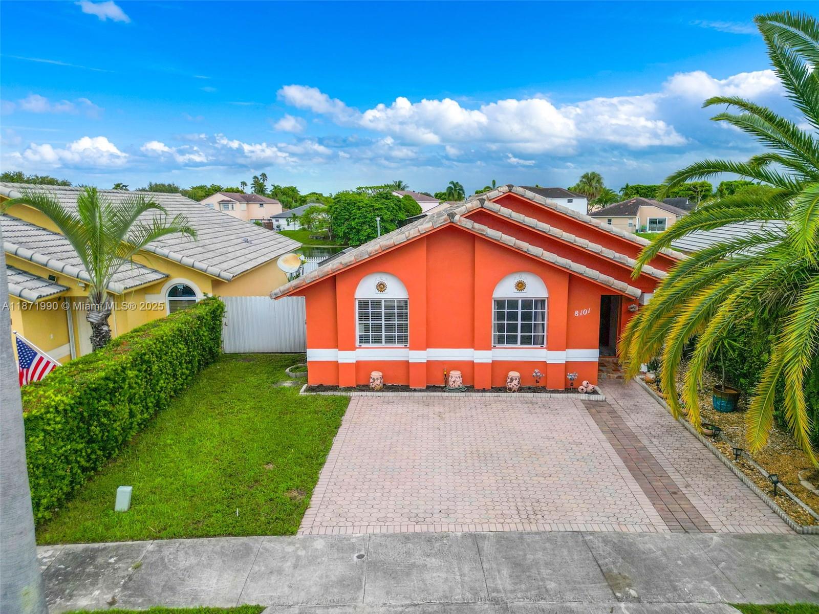 WEST GARDEN HOMES AT LAGO - Residential