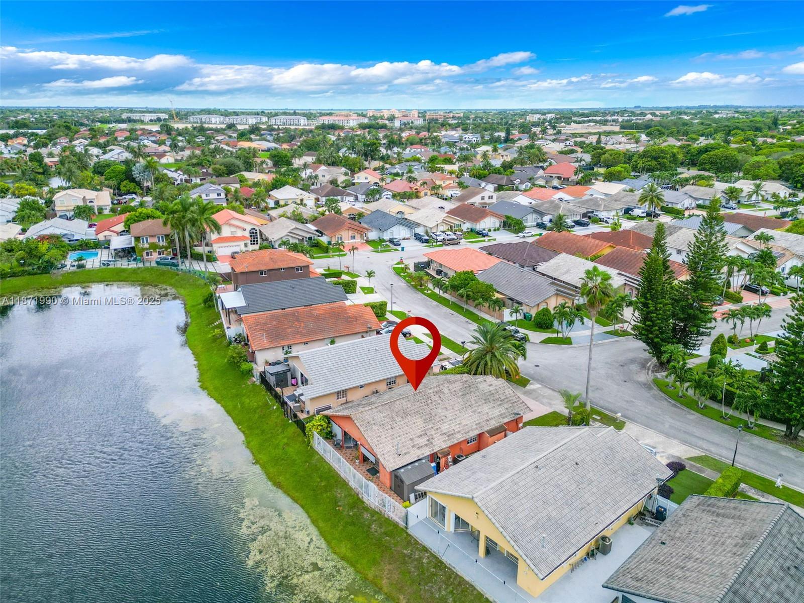 WEST GARDEN HOMES AT LAGO - Residential