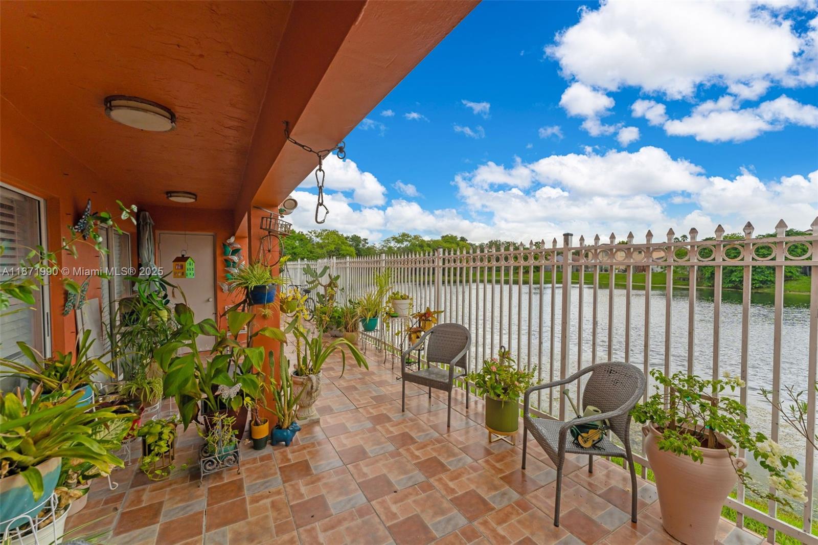 WEST GARDEN HOMES AT LAGO - Residential