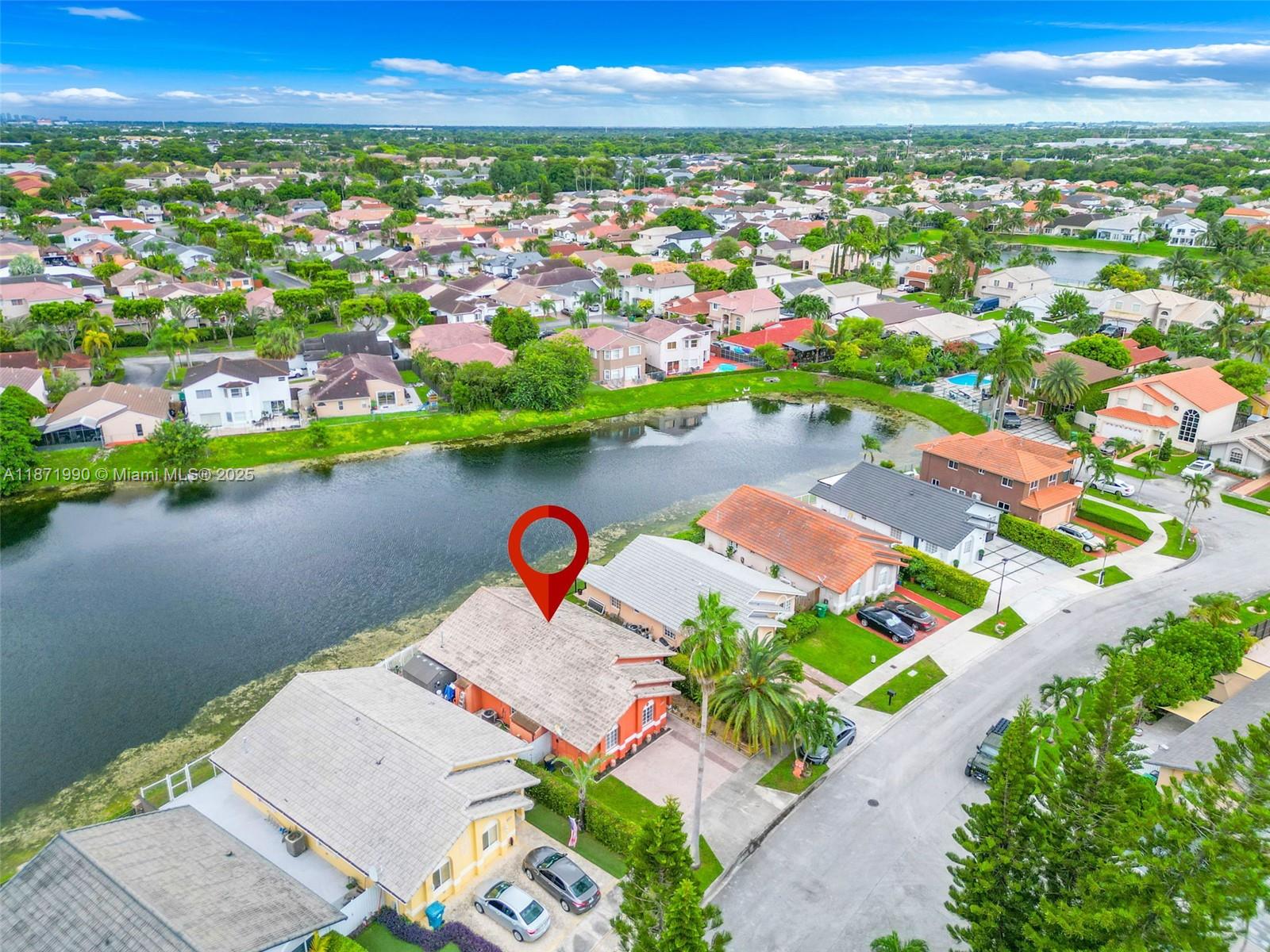 WEST GARDEN HOMES AT LAGO - Residential