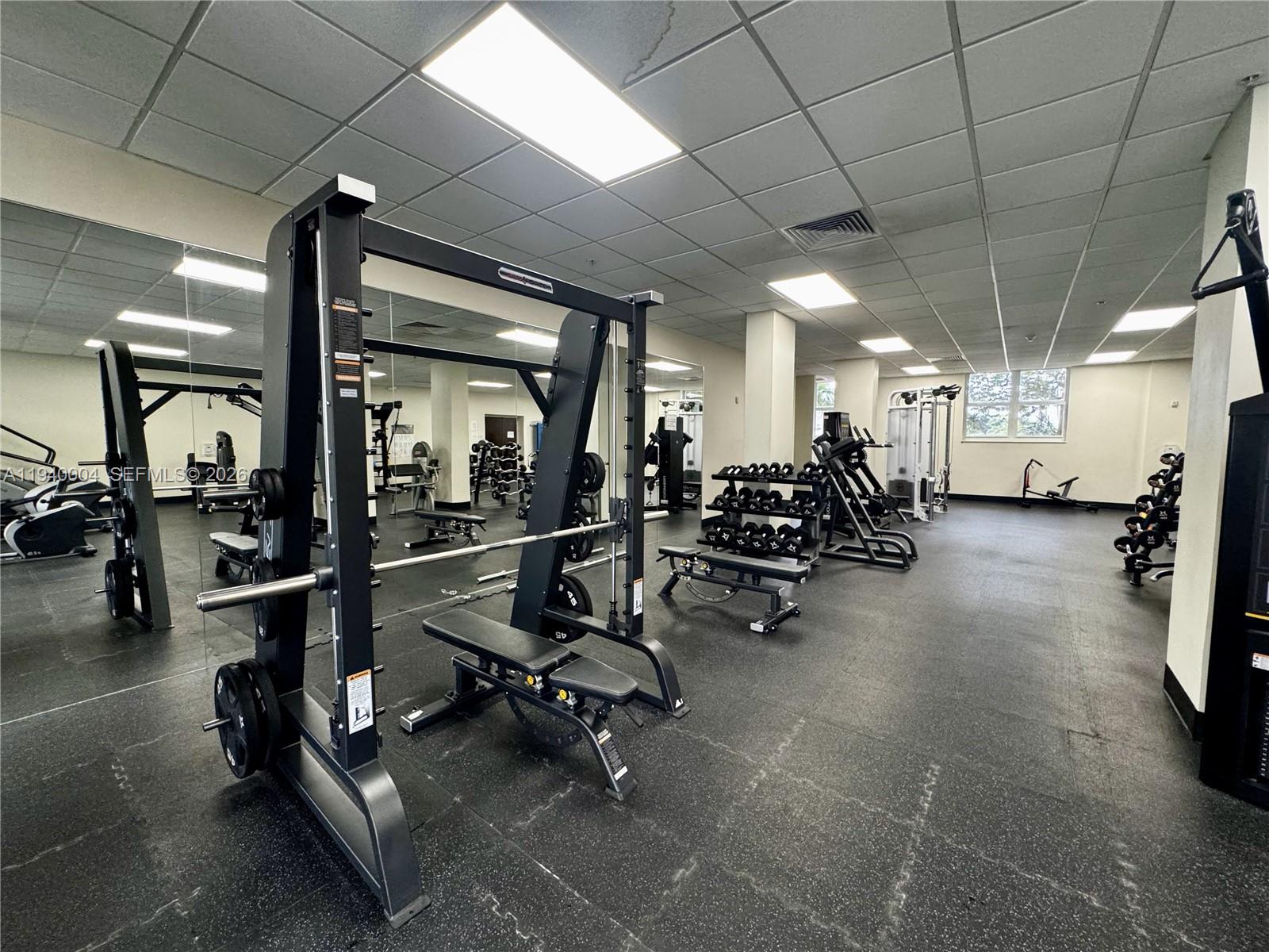 RESIDENCES ON HOLLYWOOD B - Residential Lease