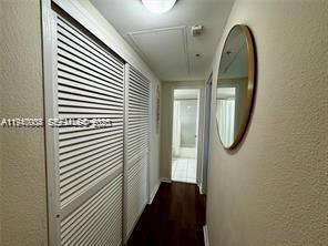 RESIDENCES ON HOLLYWOOD B - Residential Lease