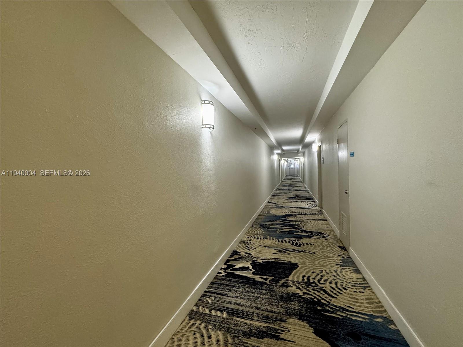 RESIDENCES ON HOLLYWOOD B - Residential Lease