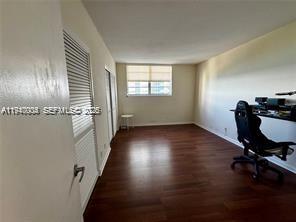 RESIDENCES ON HOLLYWOOD B - Residential Lease