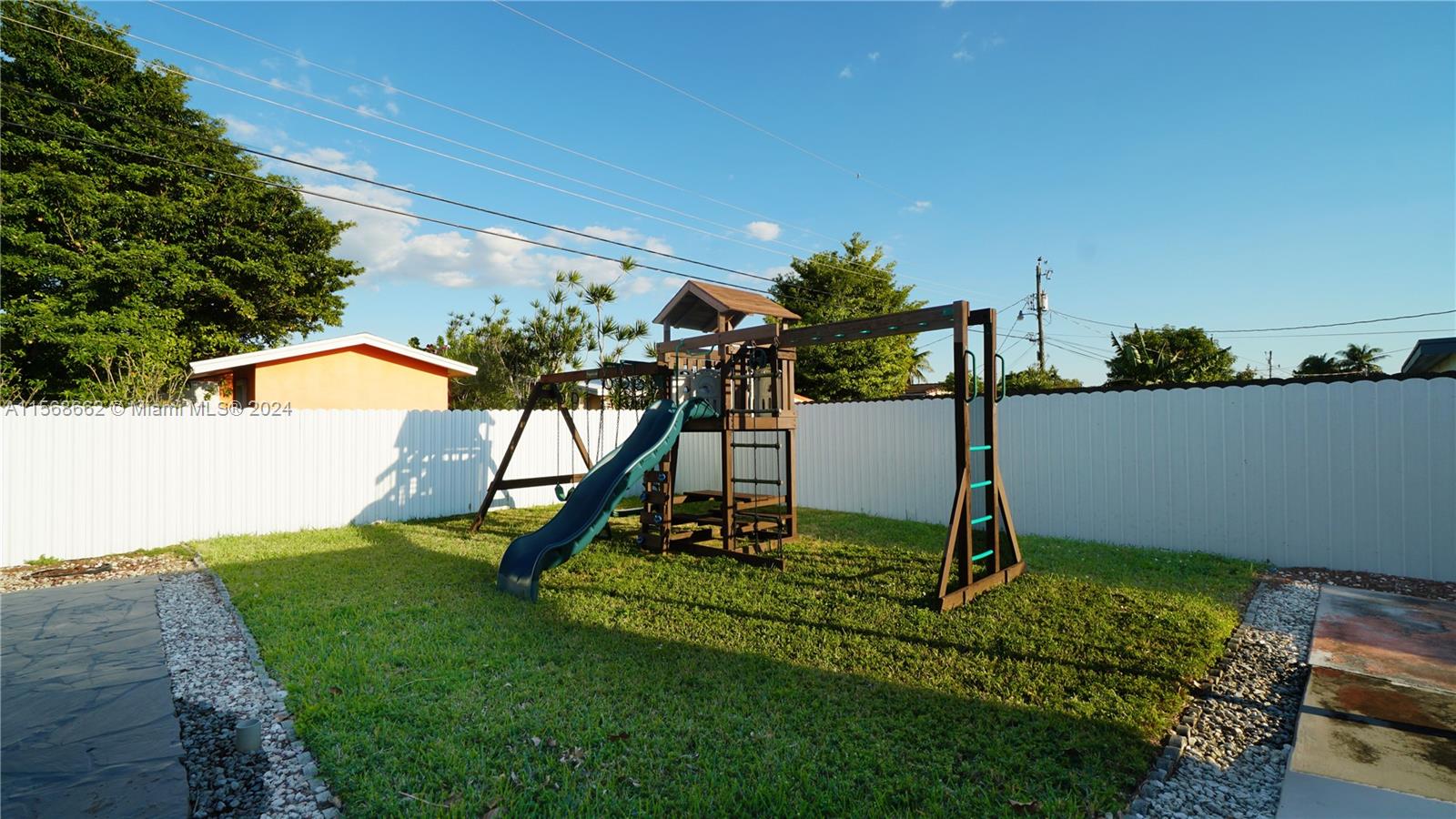 FAIRLAWN ESTS 1ST ADDN - Residential