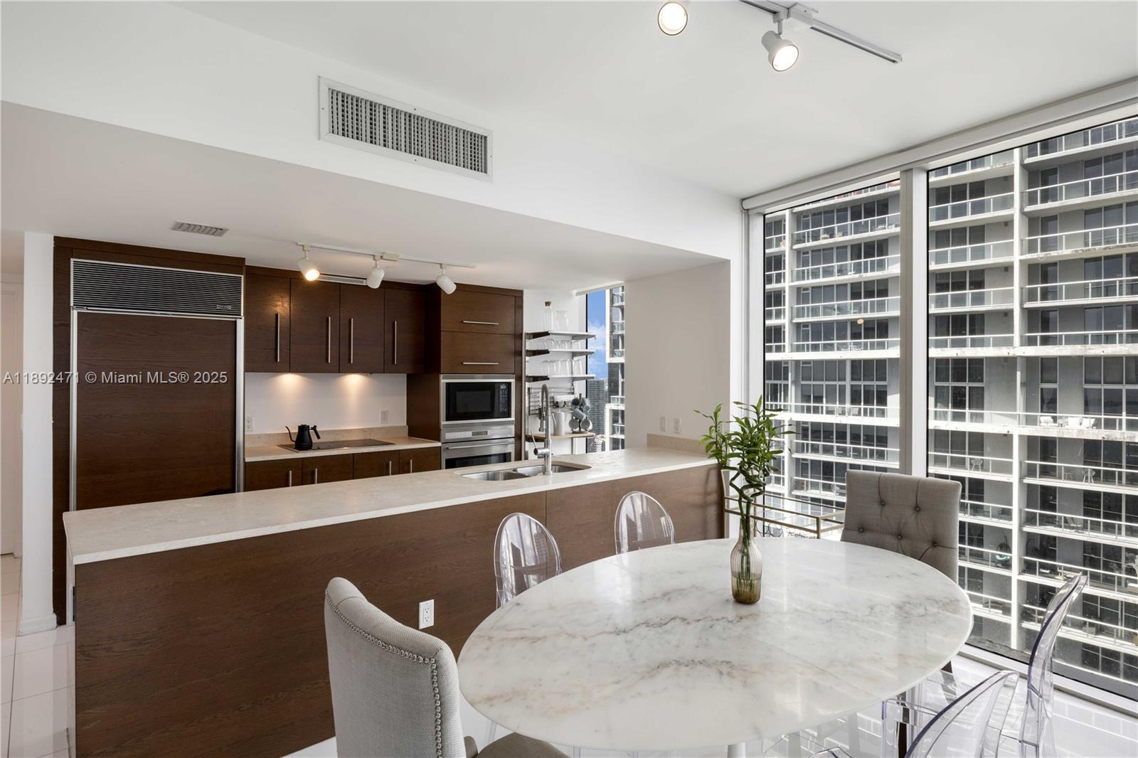 ICONBRICKELL CONDO NO 1 - Residential