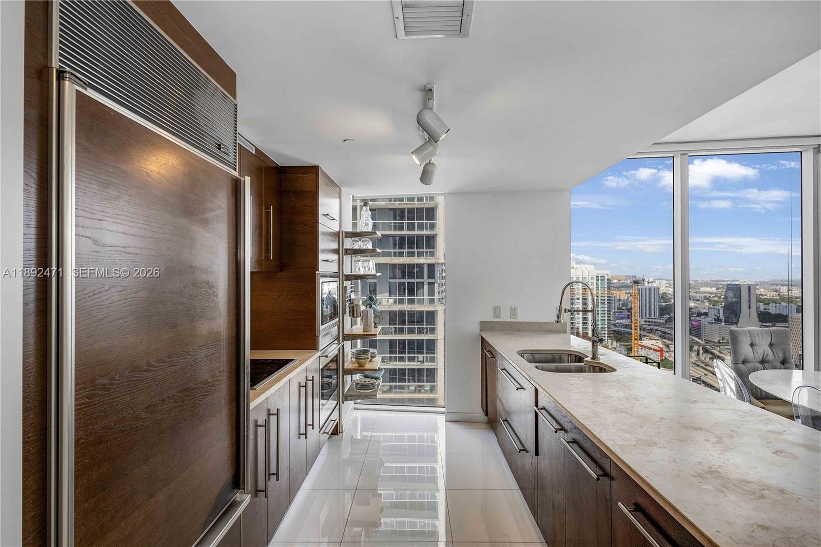 ICONBRICKELL CONDO NO 1 - Residential