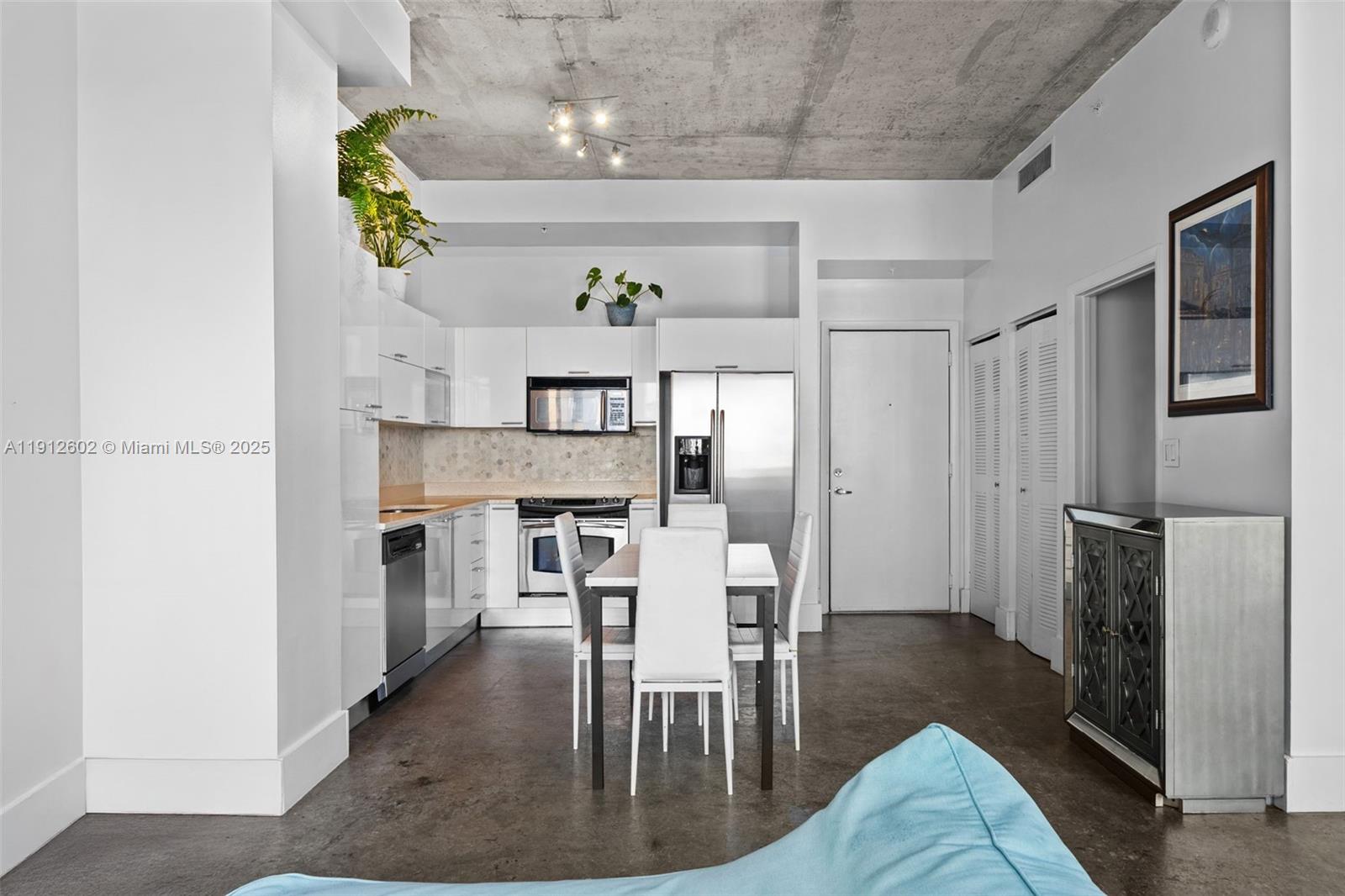 THE LOFT DOWNTOWN II COND - Residential