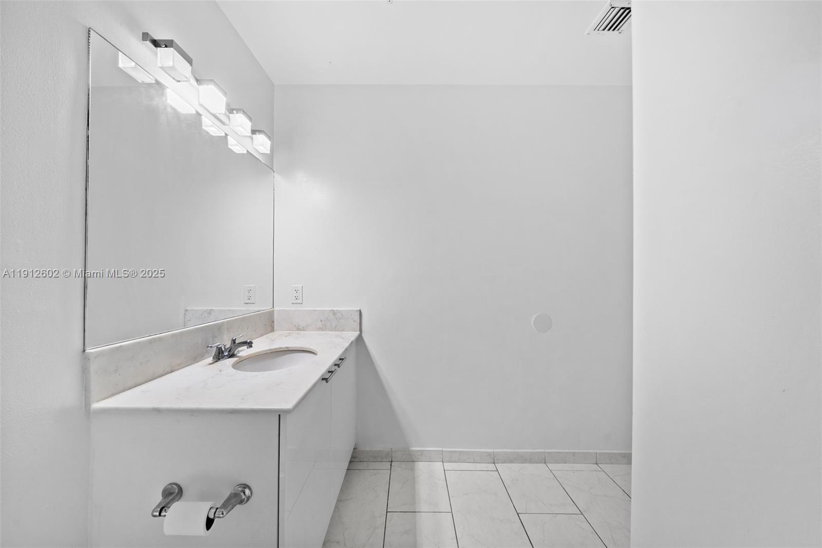 THE LOFT DOWNTOWN II COND - Residential