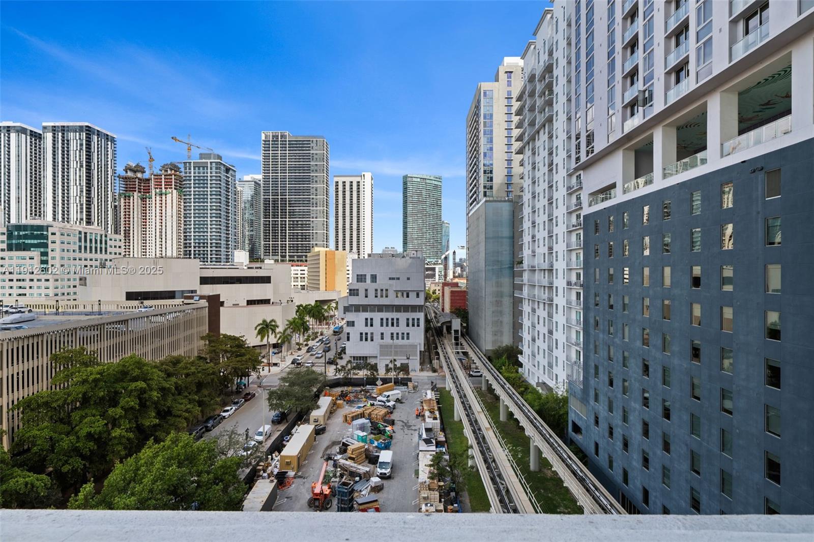 THE LOFT DOWNTOWN II COND - Residential