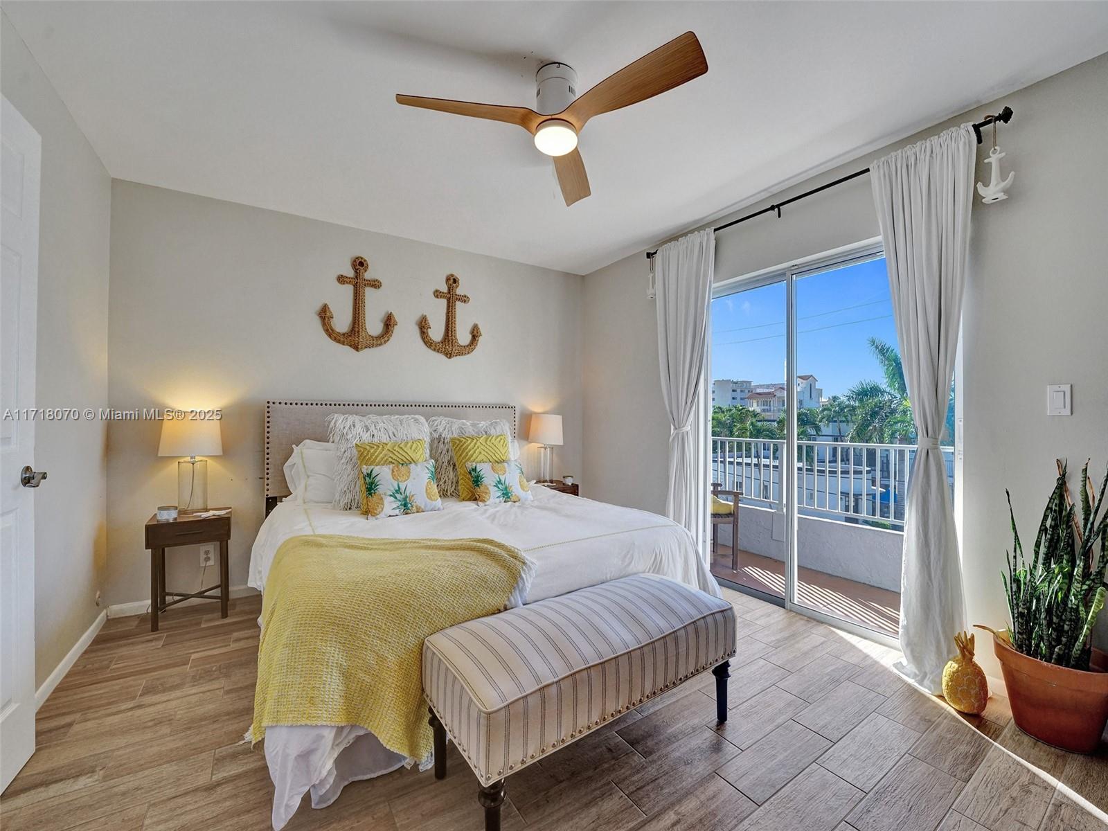 HOLLYWOOD BEACH - Residential Income