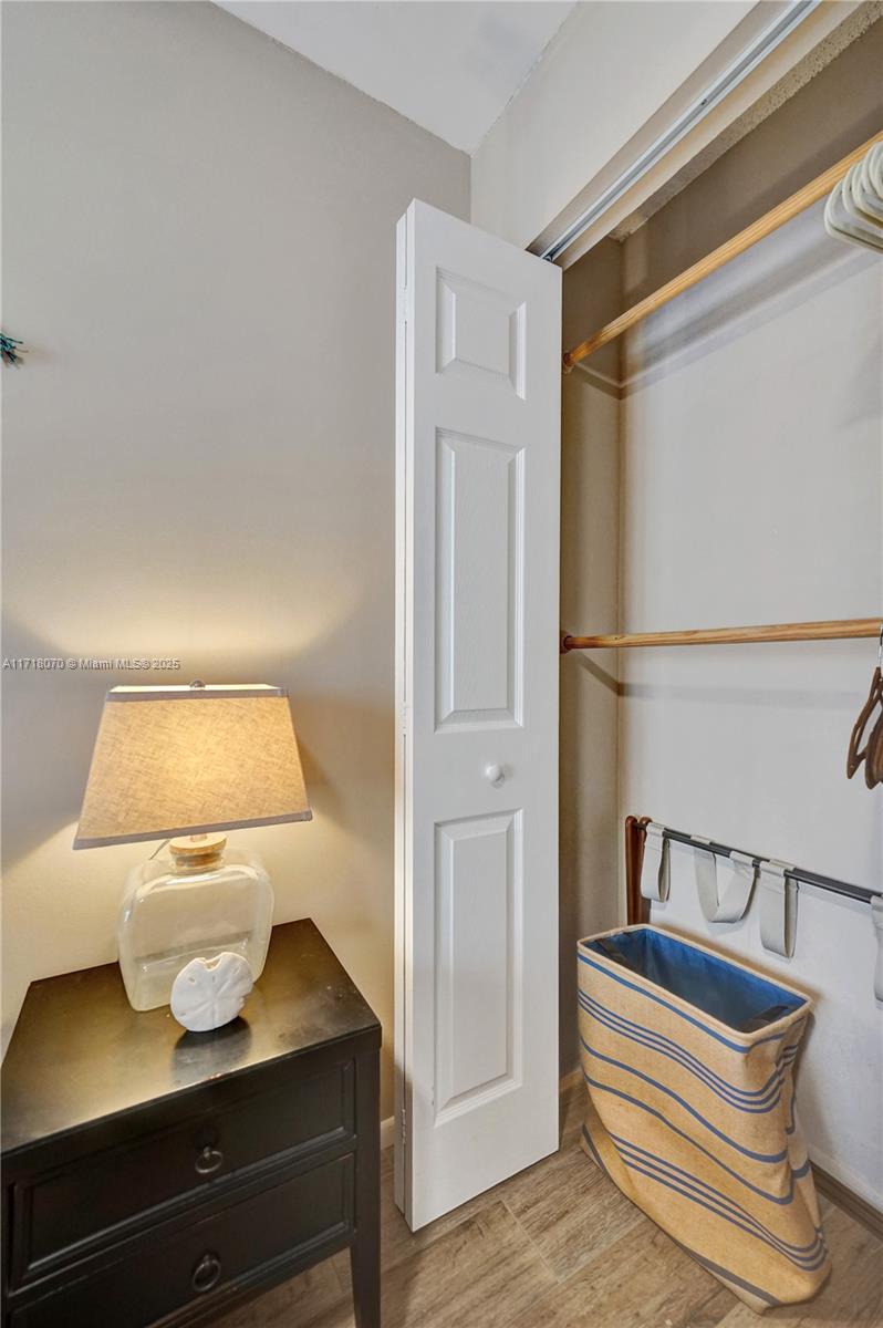 HOLLYWOOD BEACH - Residential Income