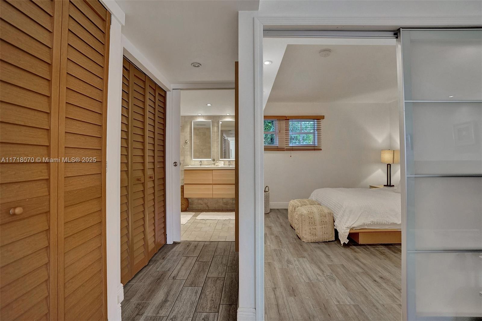 HOLLYWOOD BEACH - Residential Income