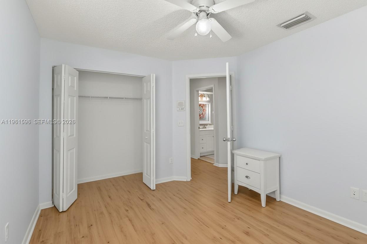 EMBASSY LAKES - Residential