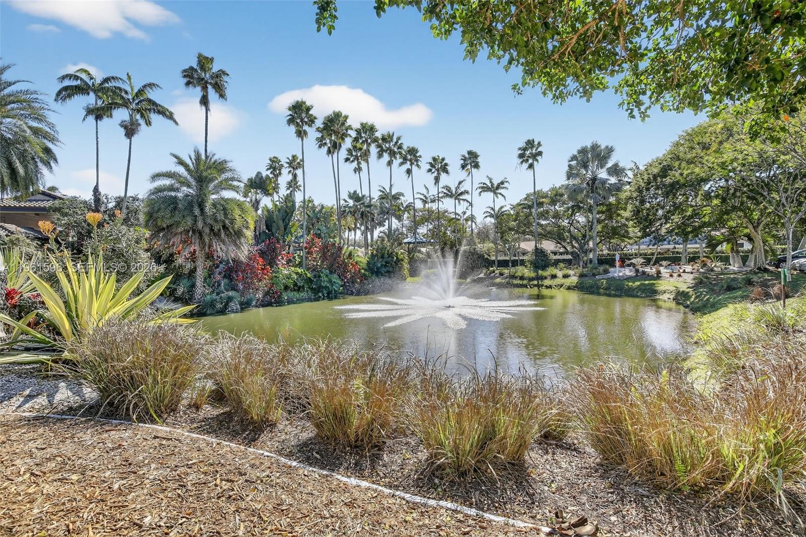 EMBASSY LAKES - Residential