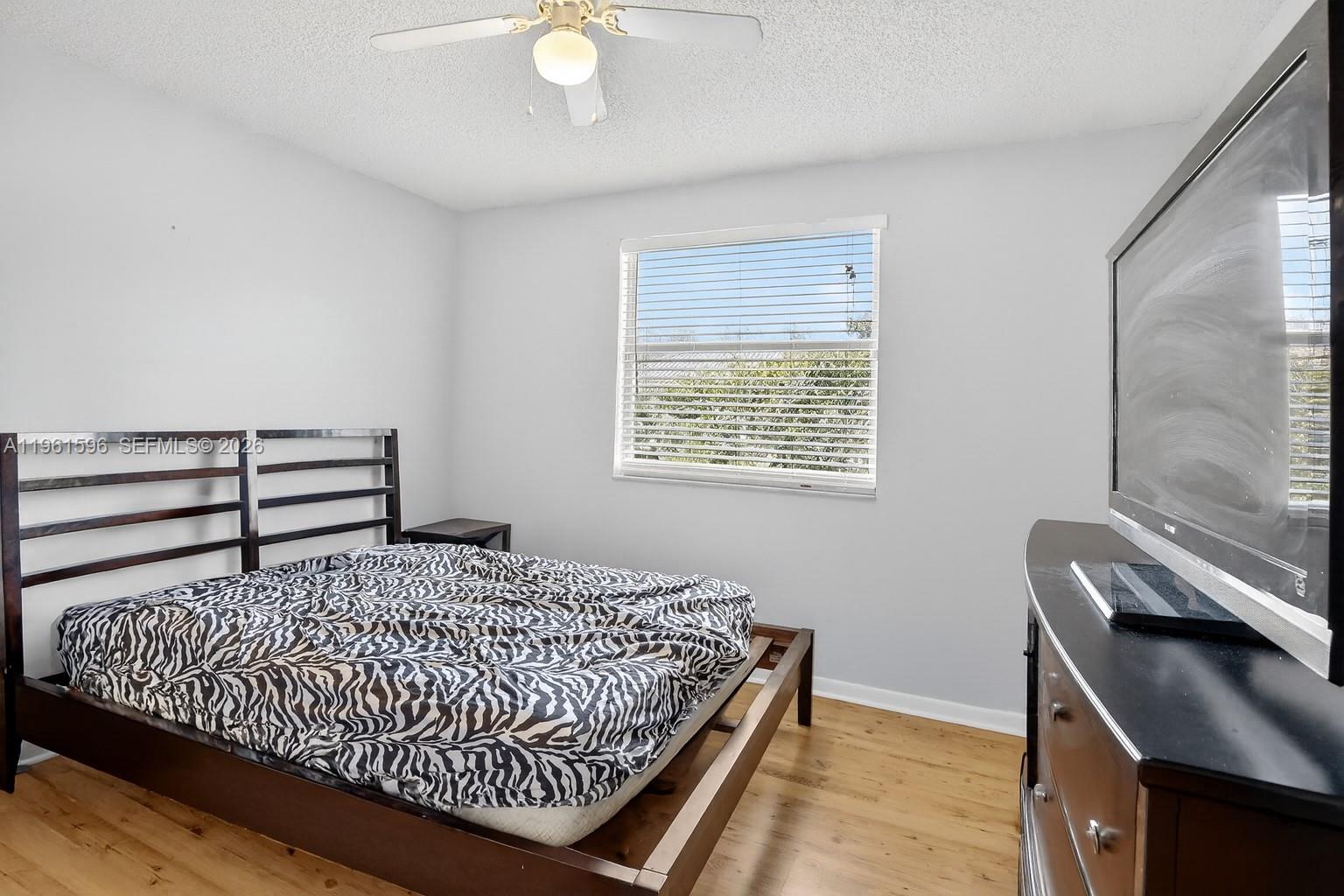 EMBASSY LAKES - Residential