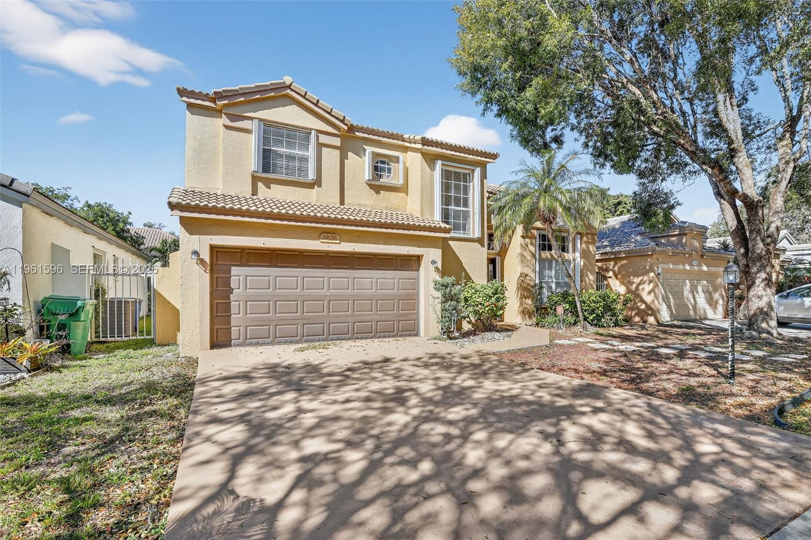 EMBASSY LAKES - Residential