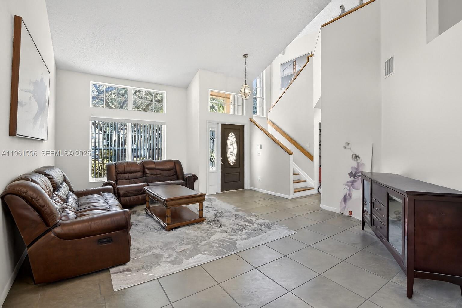 EMBASSY LAKES - Residential