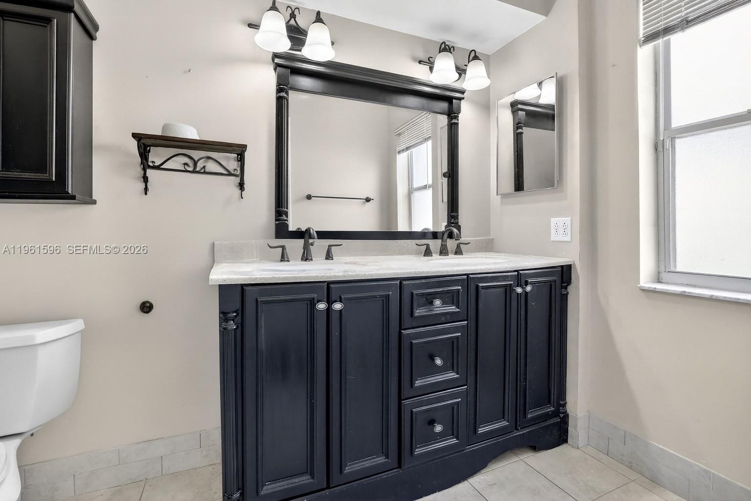 EMBASSY LAKES - Residential