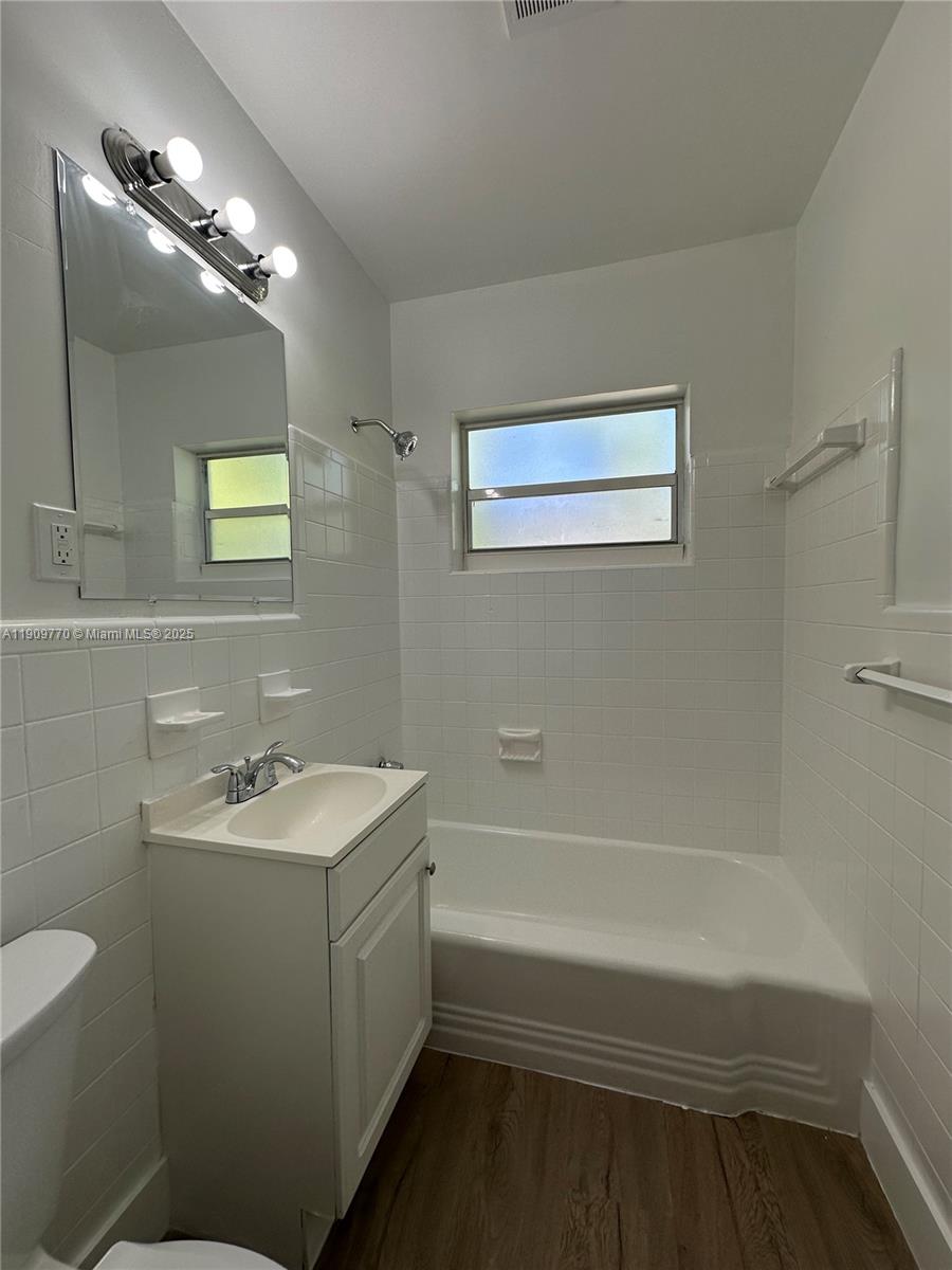 SILVER SHORES UNIT - Residential Lease