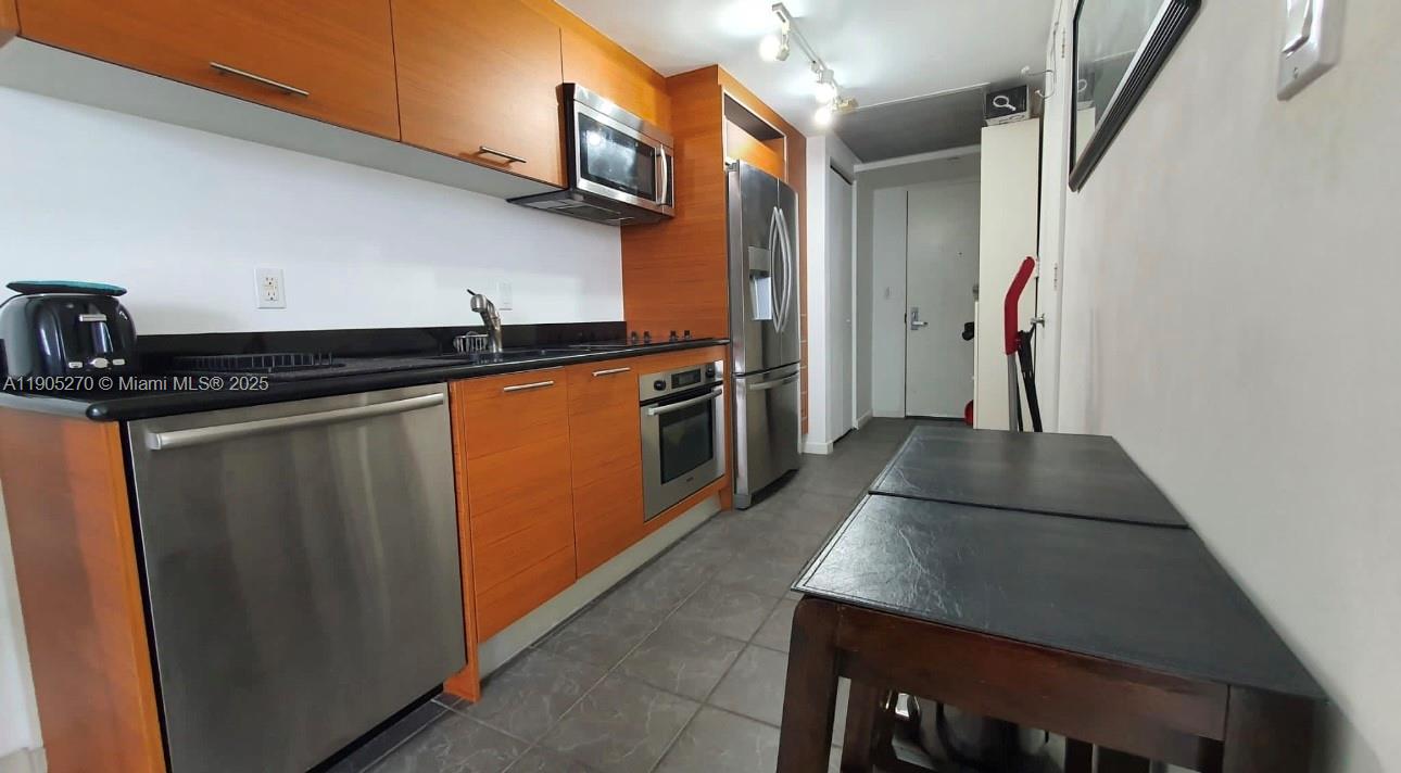 50 BISCAYNE CONDO - Residential Lease