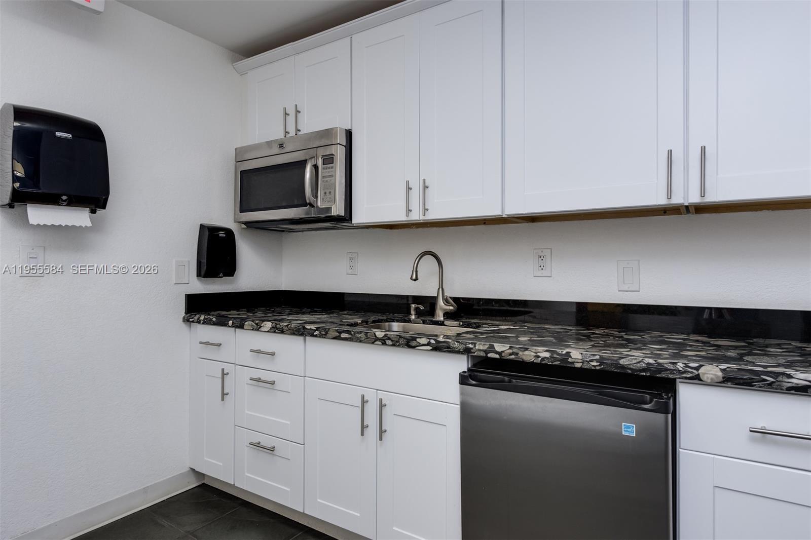 OCEAN VIEW TOWERS CONDO - Residential