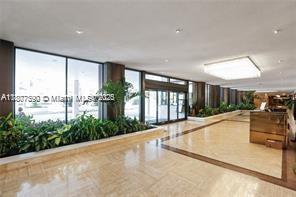 5555 Collins Ave 14U