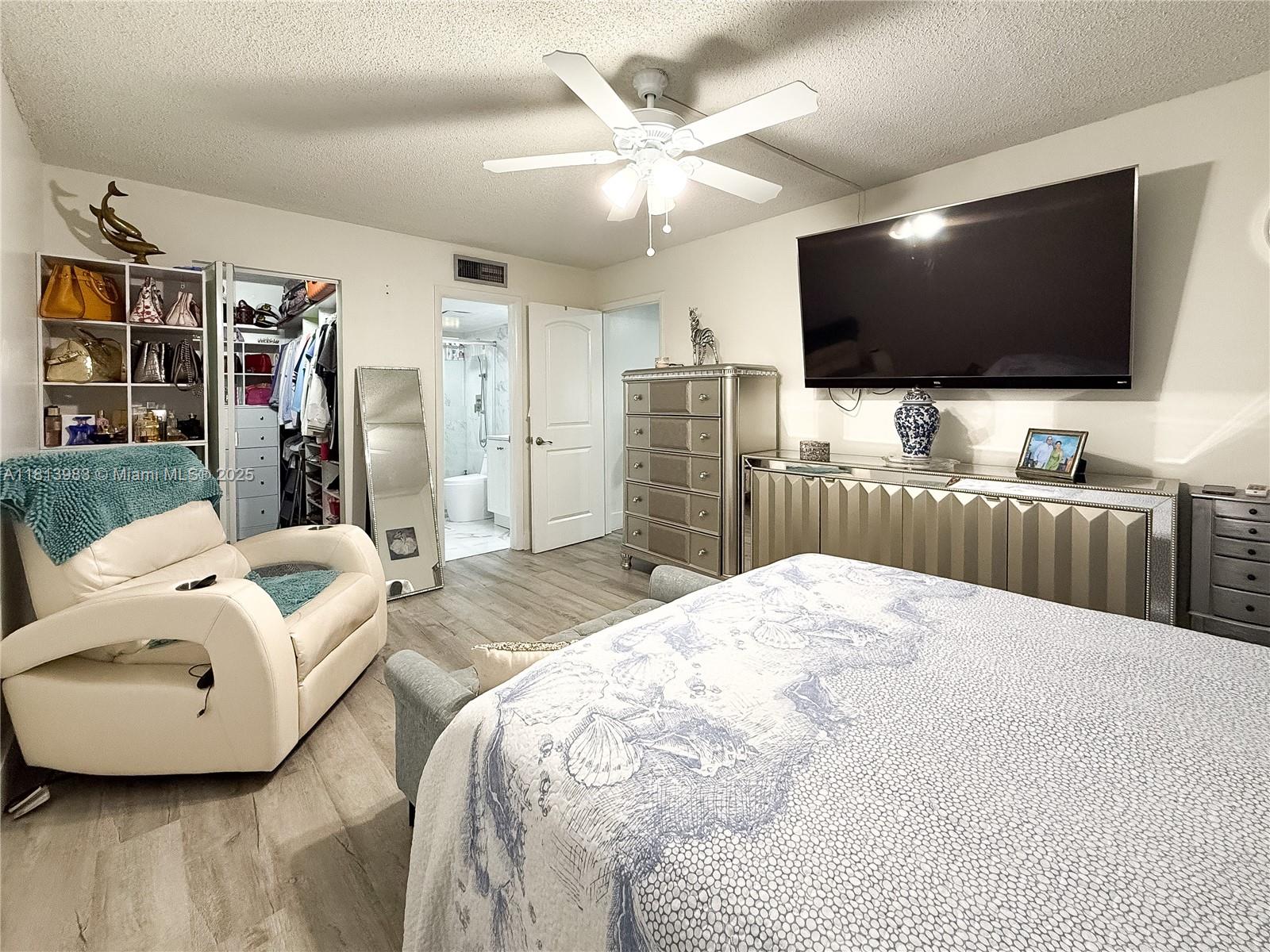 LAKESIDE VILLAGE CONDO 6 - Residential
