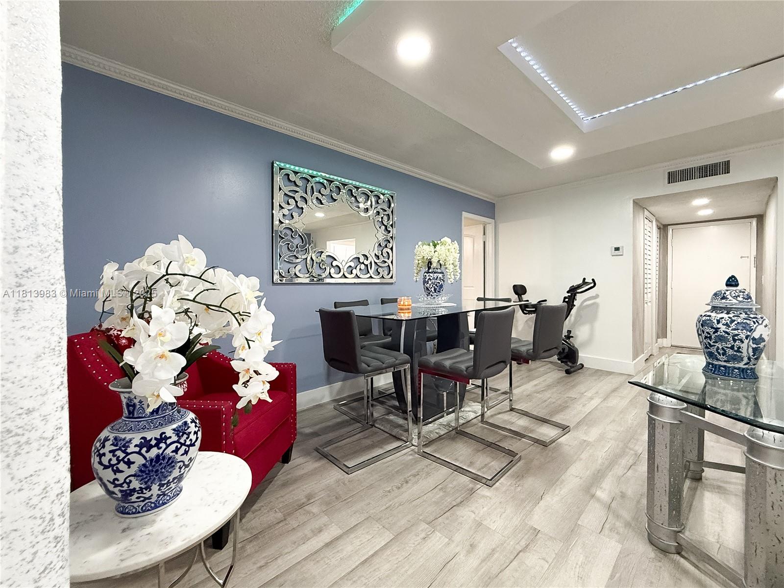 LAKESIDE VILLAGE CONDO 6 - Residential