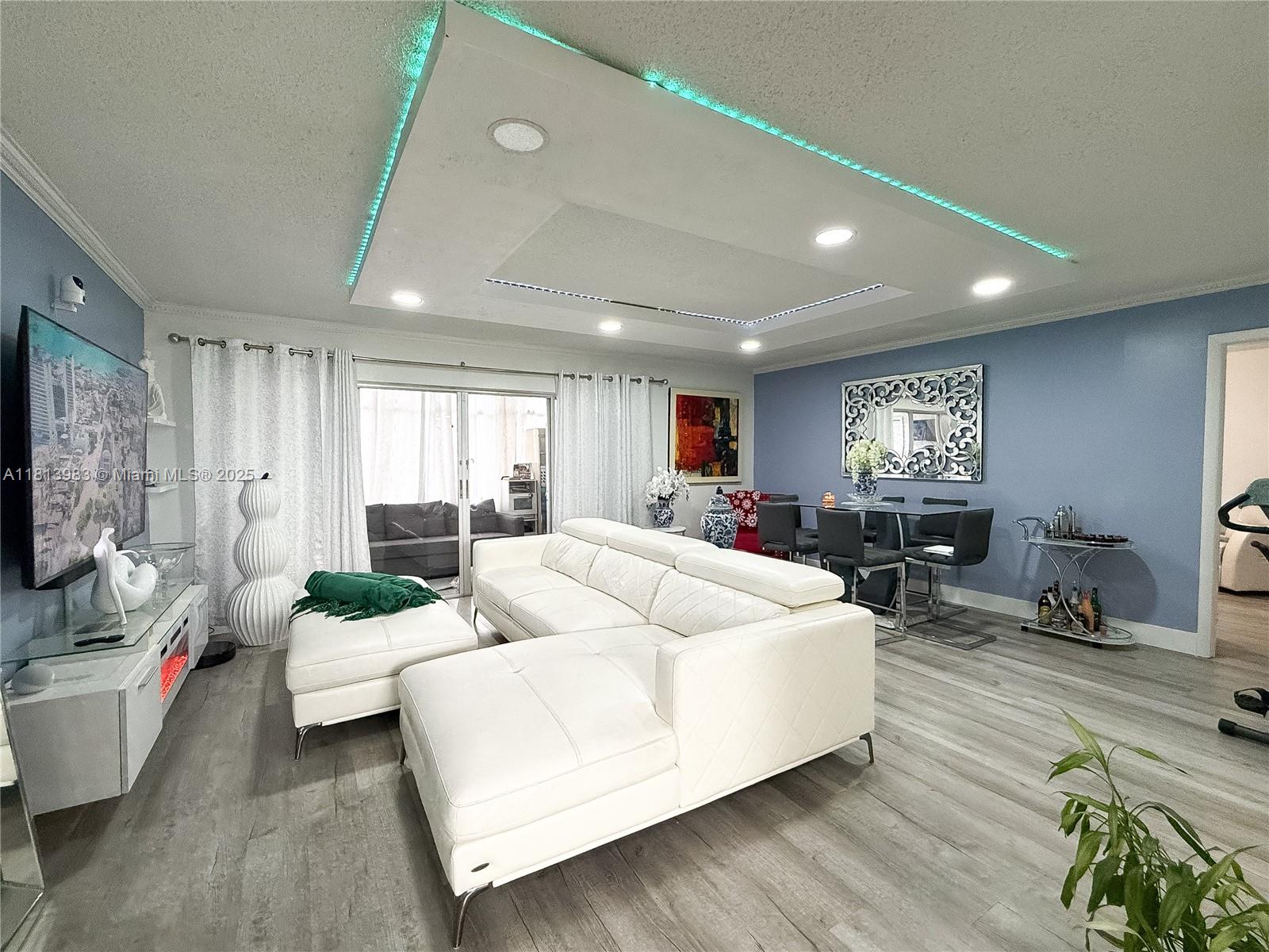 LAKESIDE VILLAGE CONDO 6 - Residential