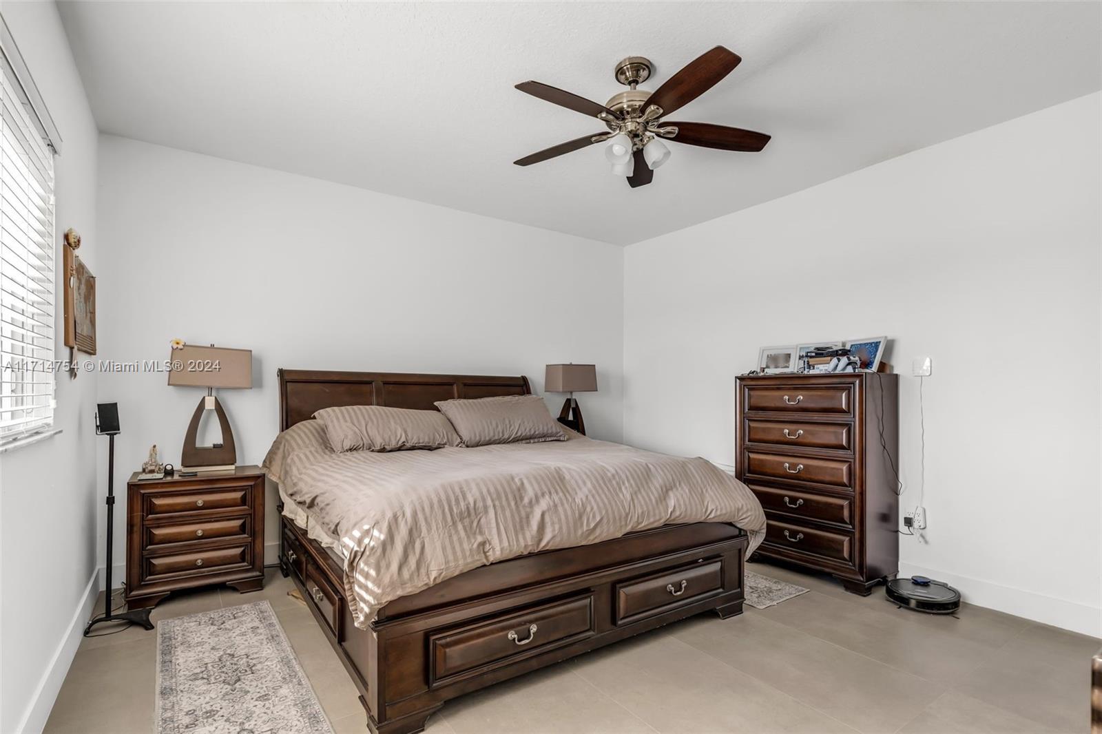 TWIN LAKE SHORES EAST - Residential