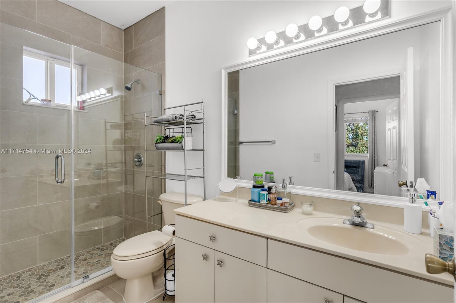TWIN LAKE SHORES EAST - Residential