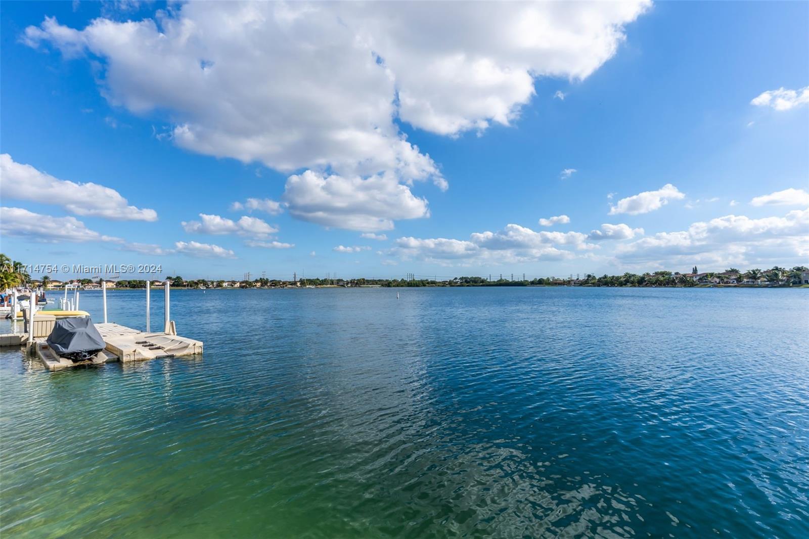 TWIN LAKE SHORES EAST - Residential
