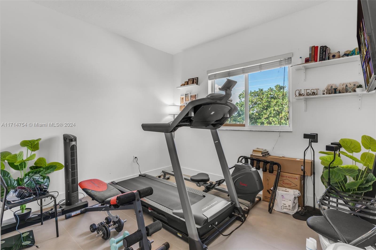 TWIN LAKE SHORES EAST - Residential