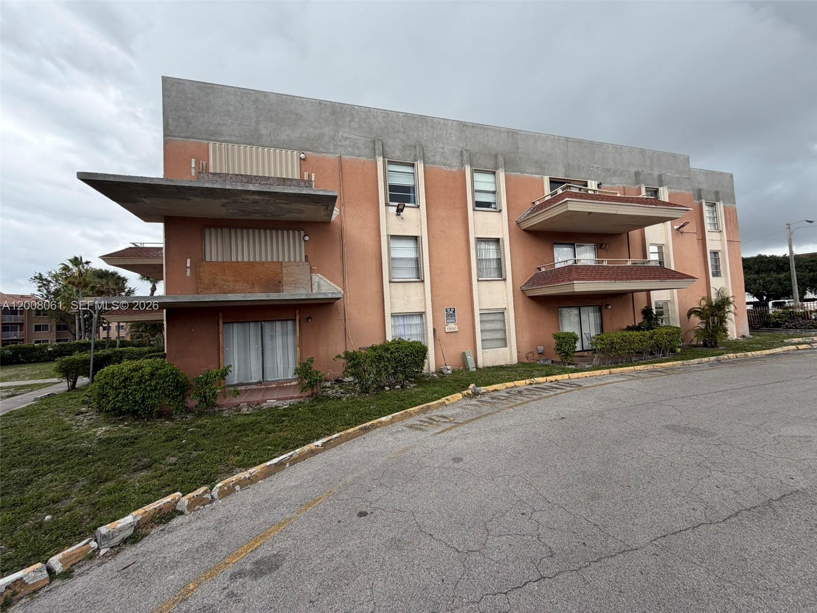 LAKEVIEW GARDENS AT MIAMI - Residential