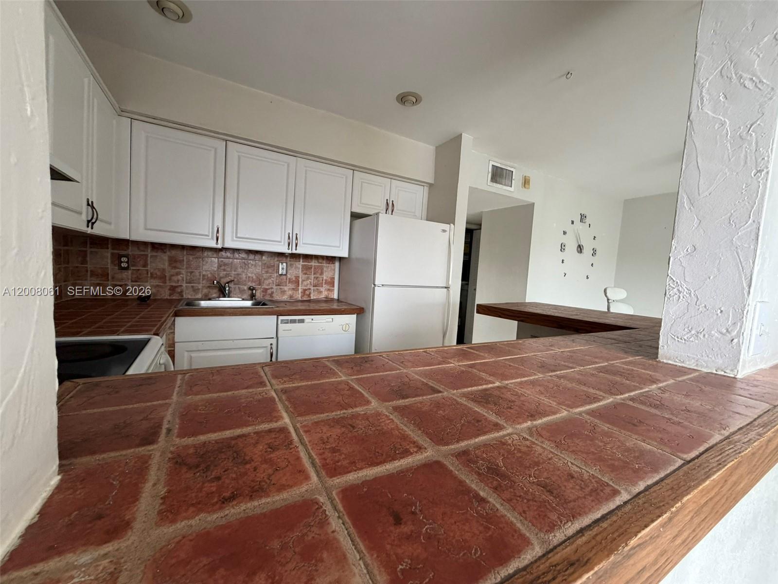 LAKEVIEW GARDENS AT MIAMI - Residential