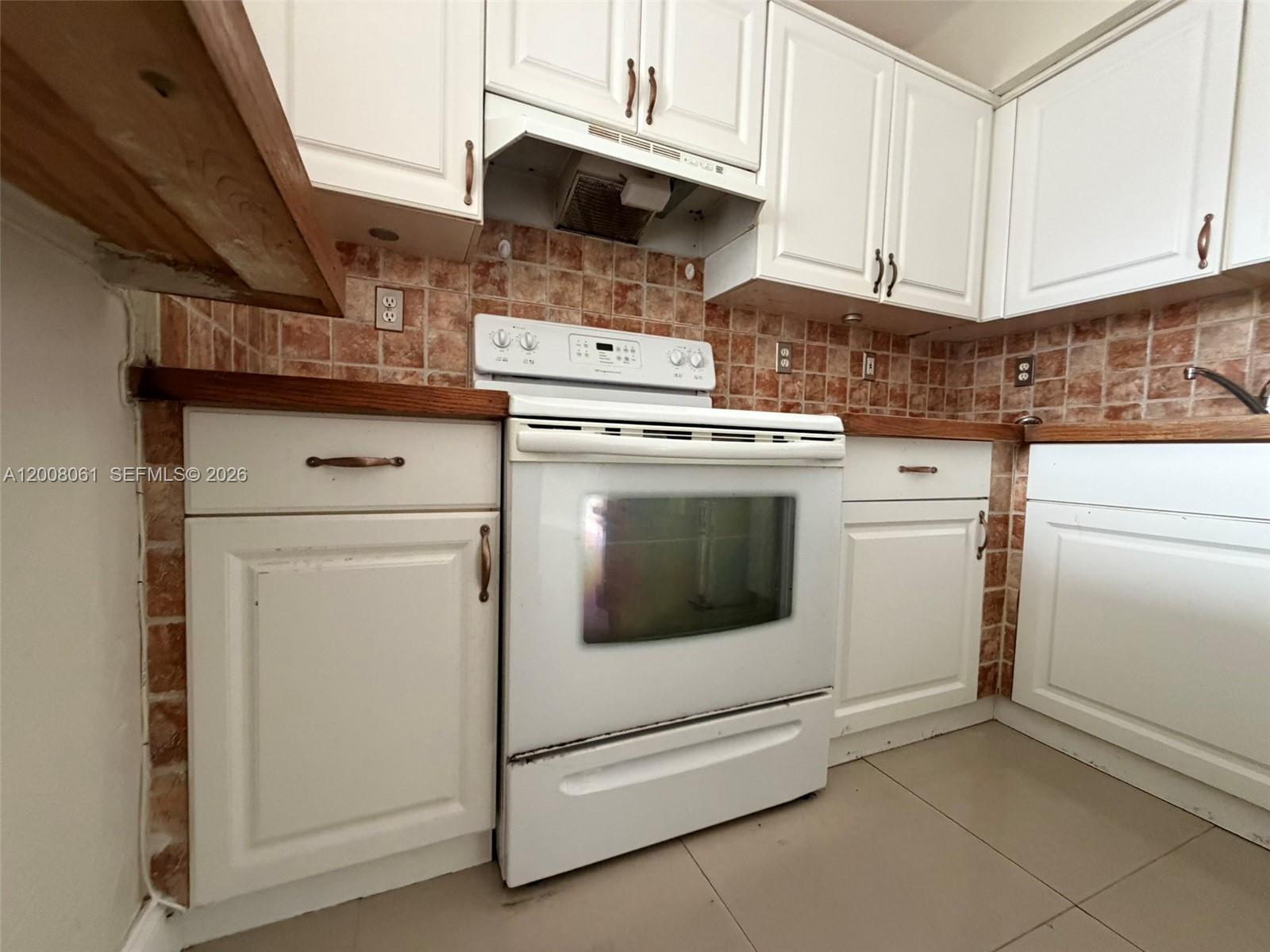 LAKEVIEW GARDENS AT MIAMI - Residential