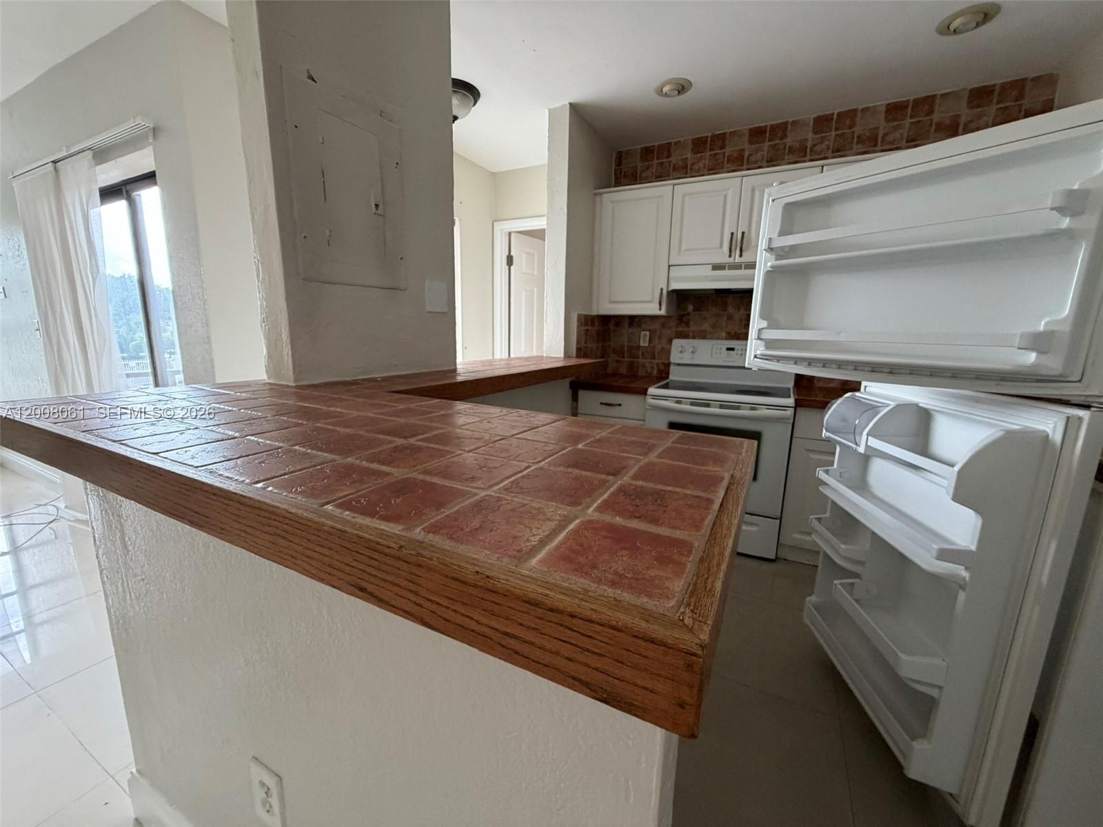 LAKEVIEW GARDENS AT MIAMI - Residential