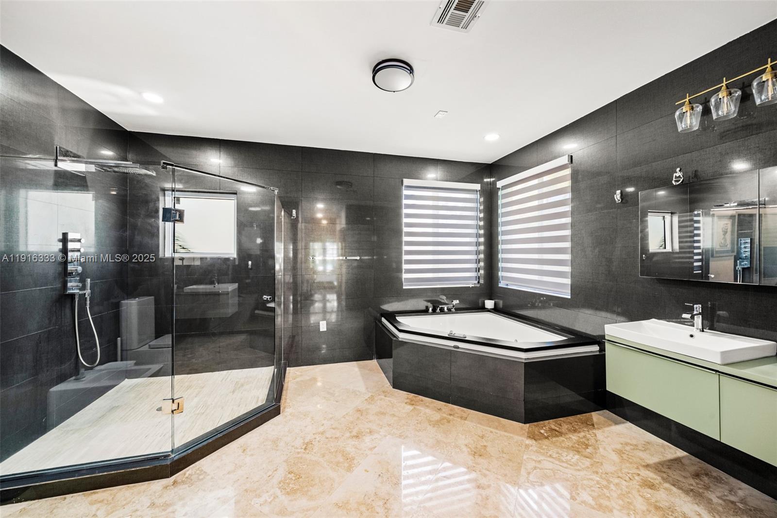 CHAMBERS SUB SE1/4 - Residential