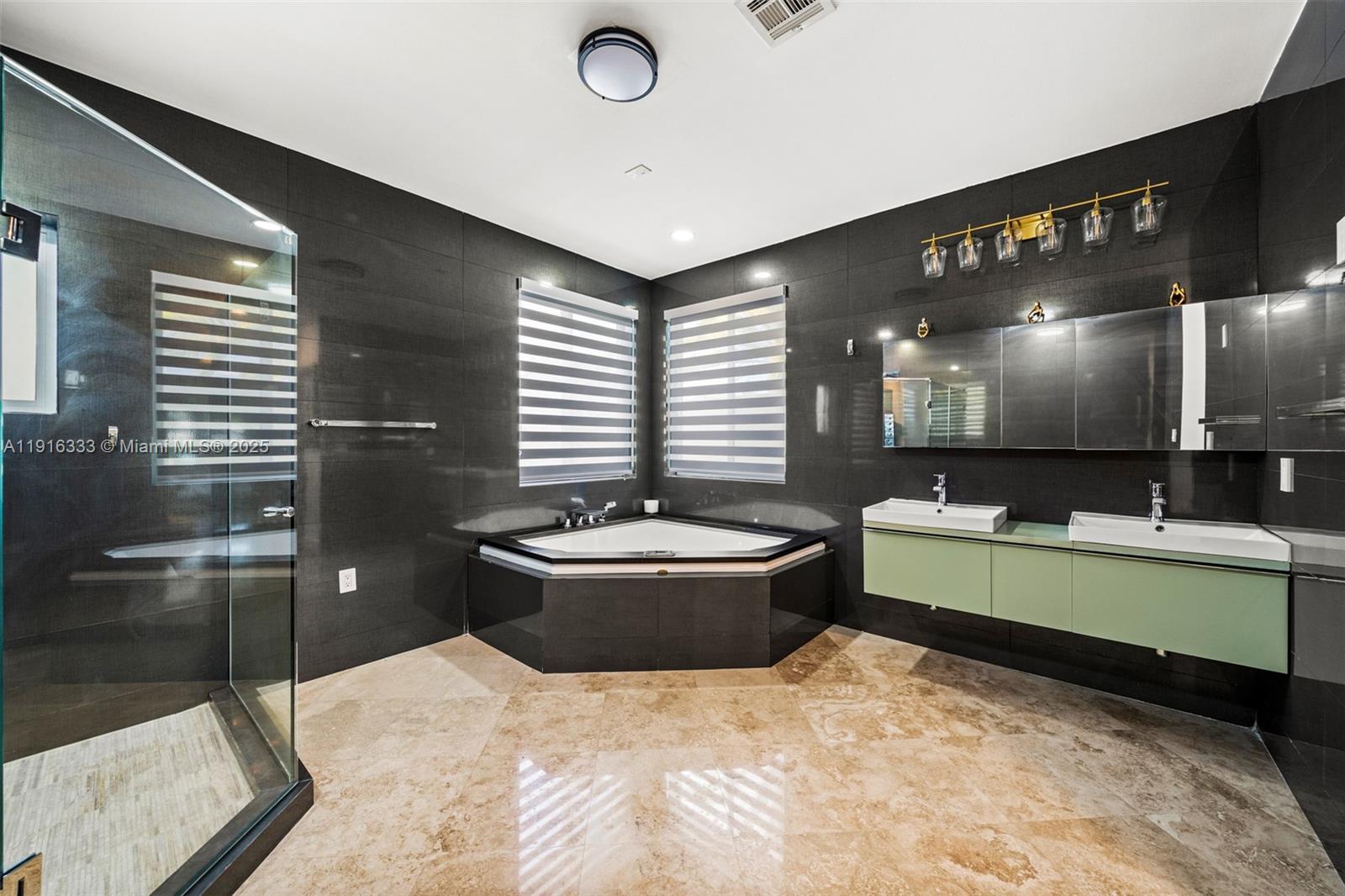 CHAMBERS SUB SE1/4 - Residential