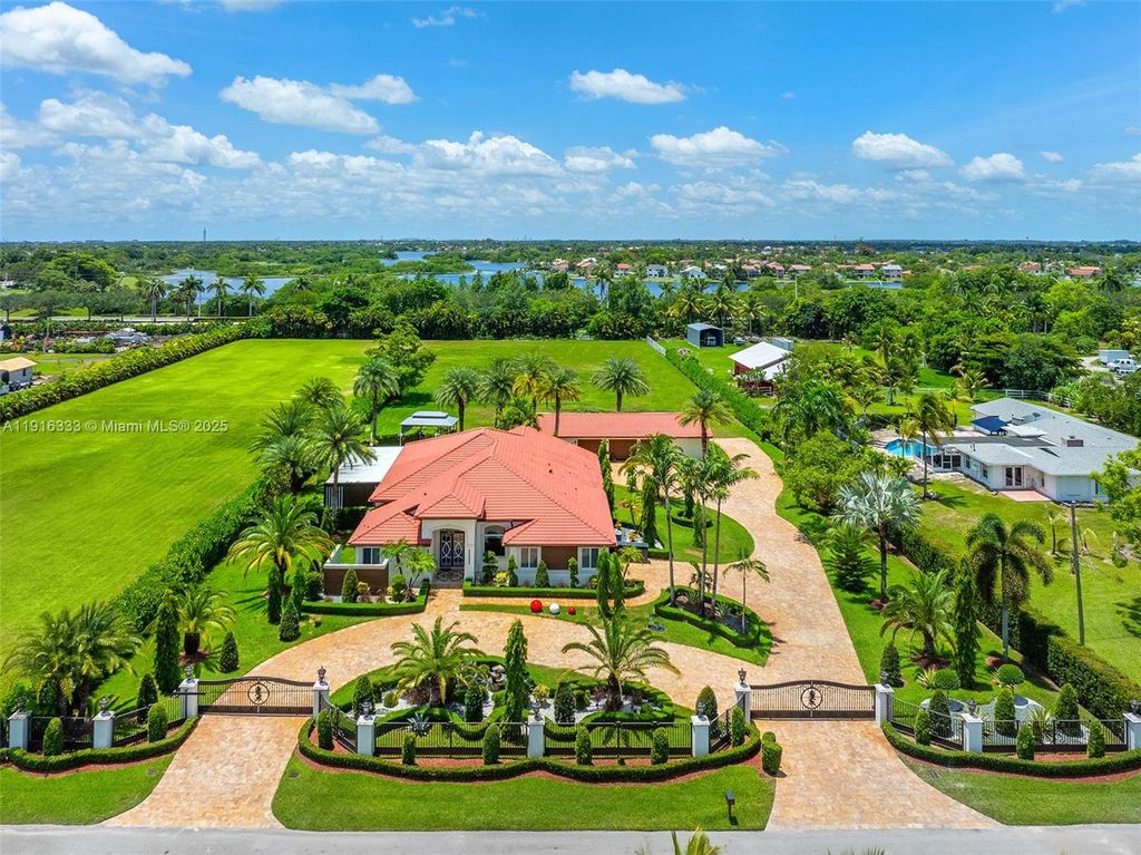 Photo of 17490 SW 70th Pl, Southwest Ranches, FL 33331 (MLS # A11916333)