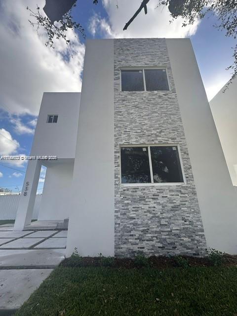 532 NW 17th Ave