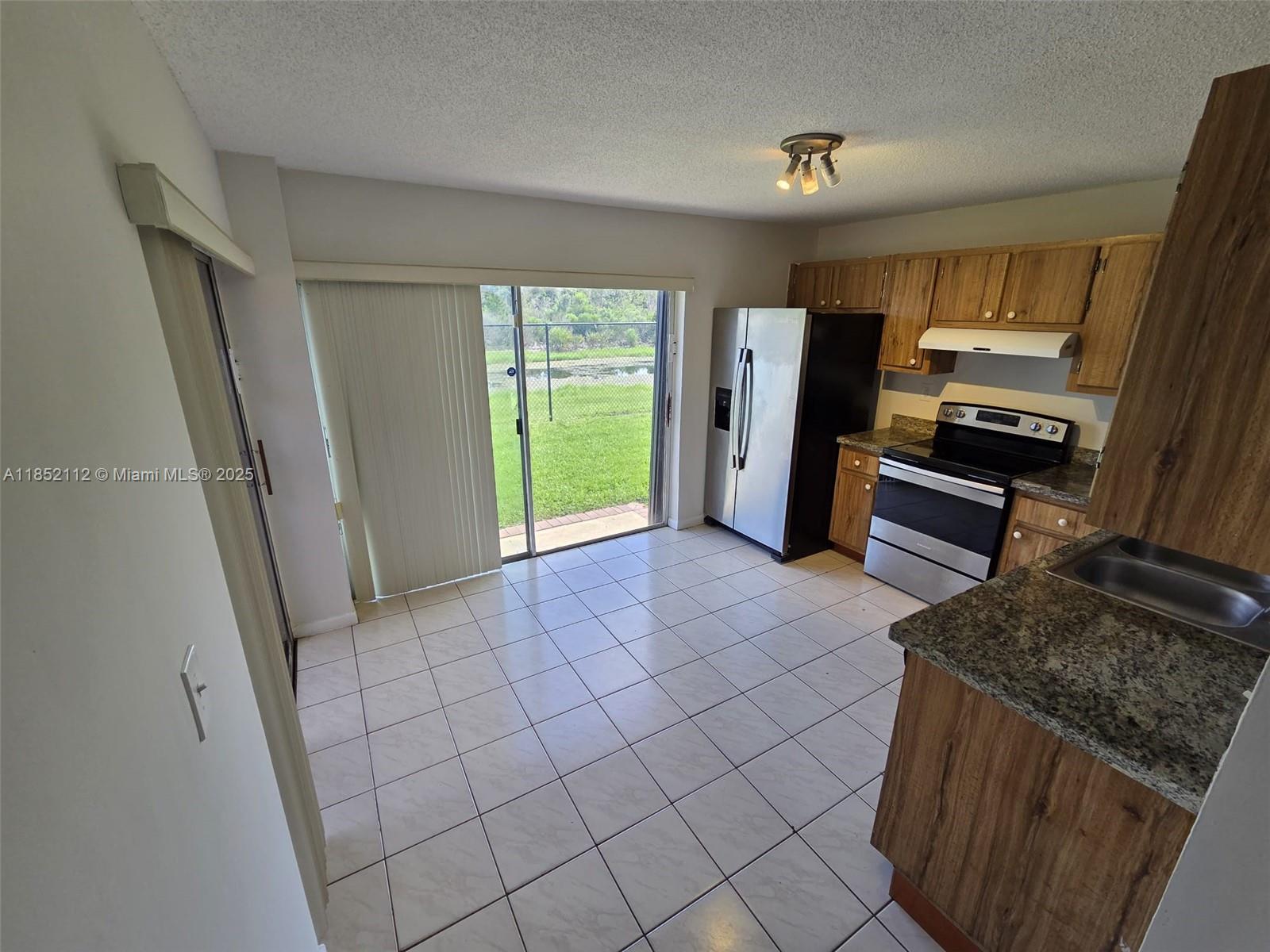 9430 S Meadows Cir 9430