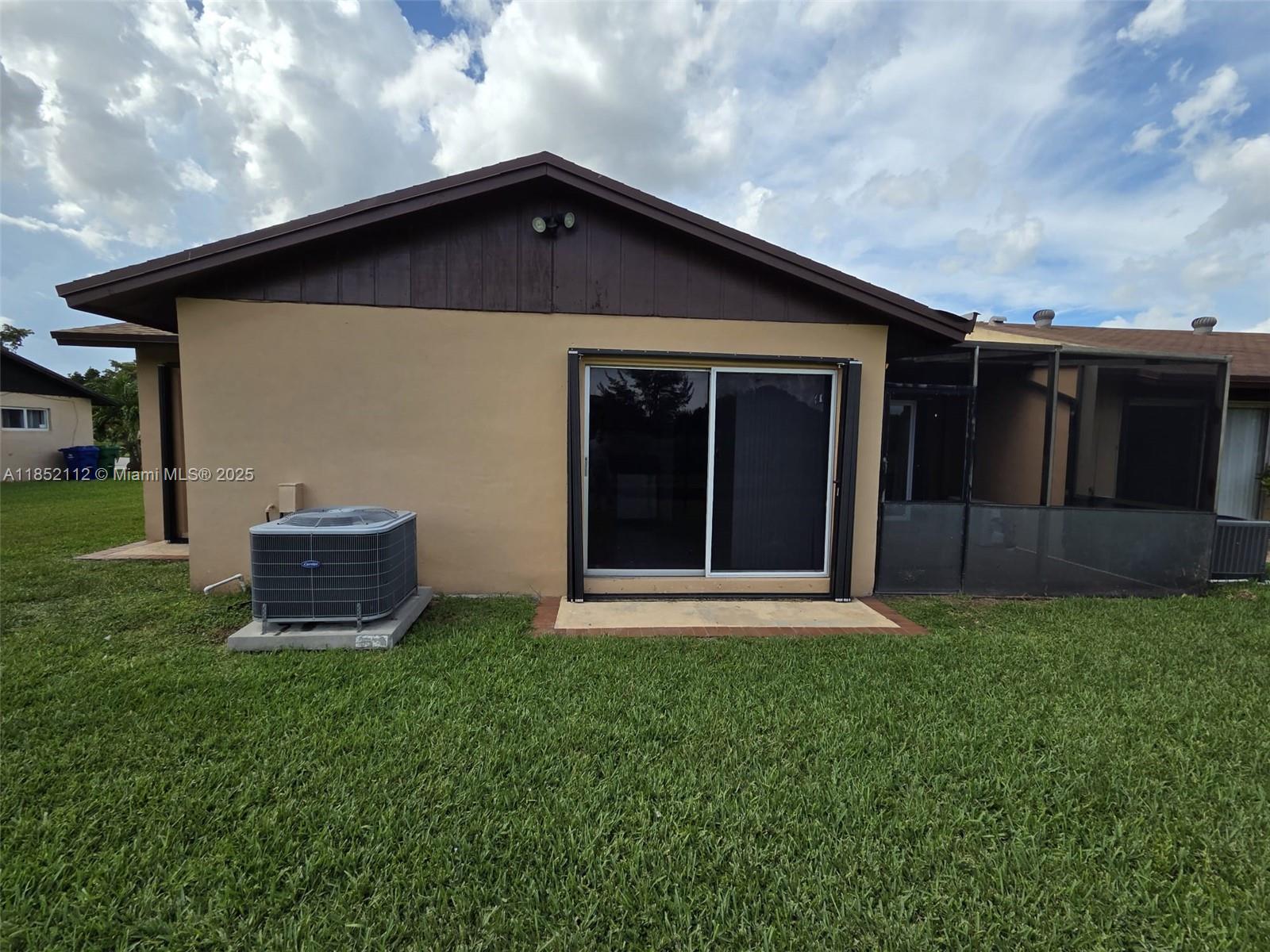 9430 S Meadows Cir 9430