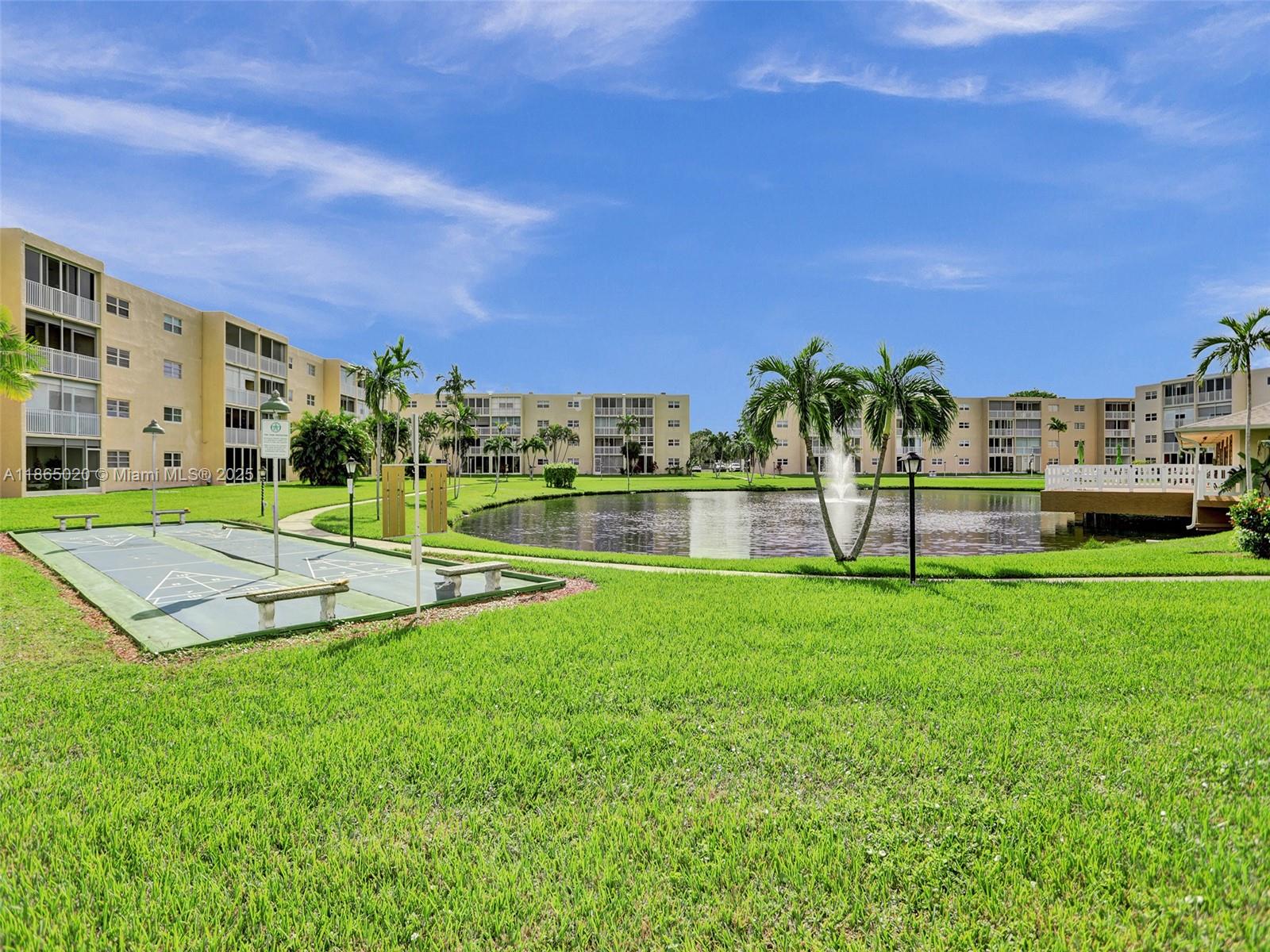 MEADOWBROOK LAKES CONDO - Residential