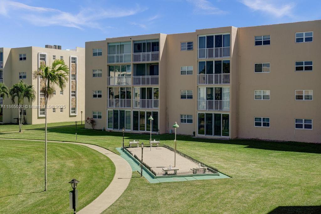 MEADOWBROOK LAKES CONDO - Residential