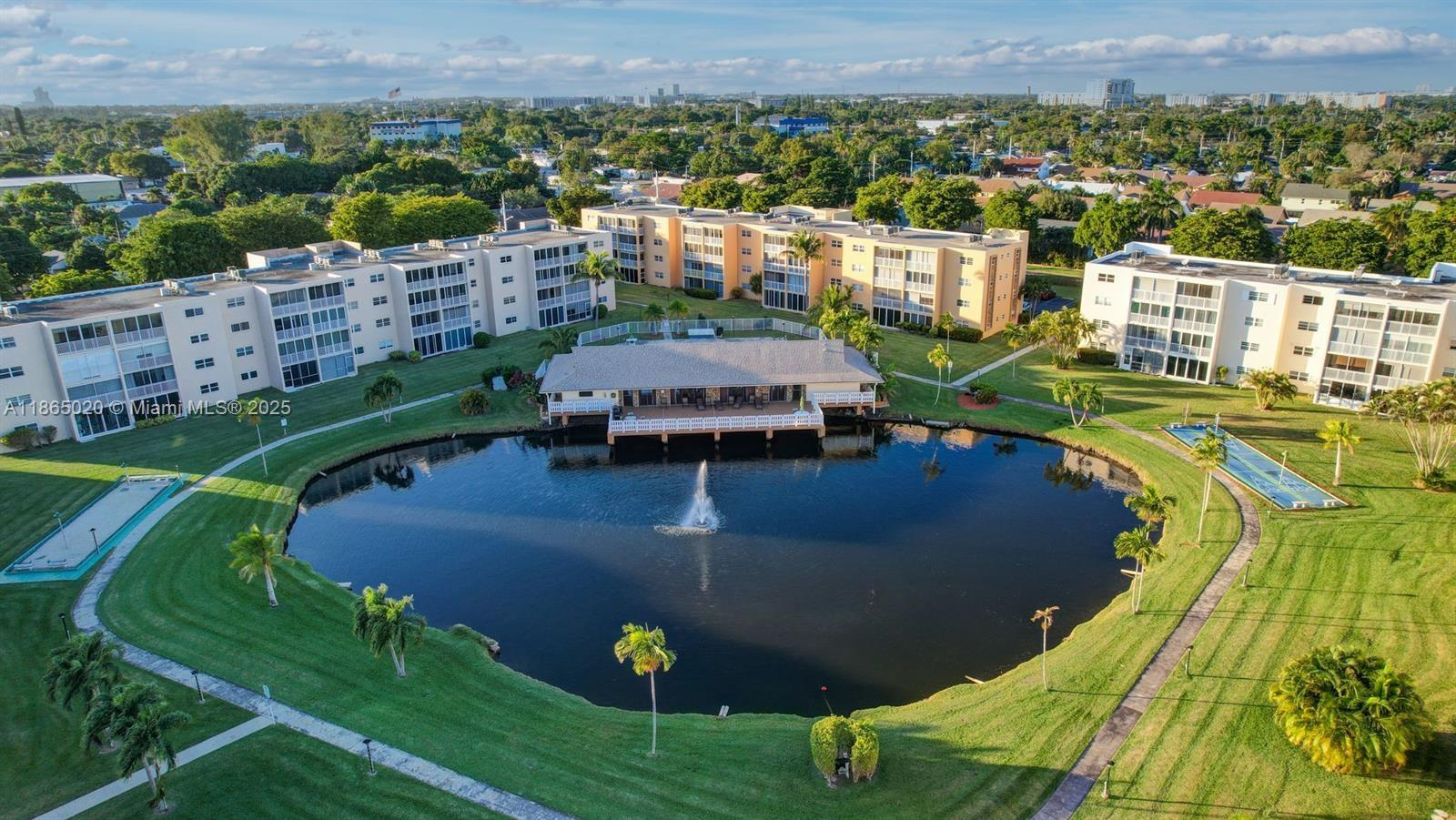 MEADOWBROOK LAKES CONDO - Residential