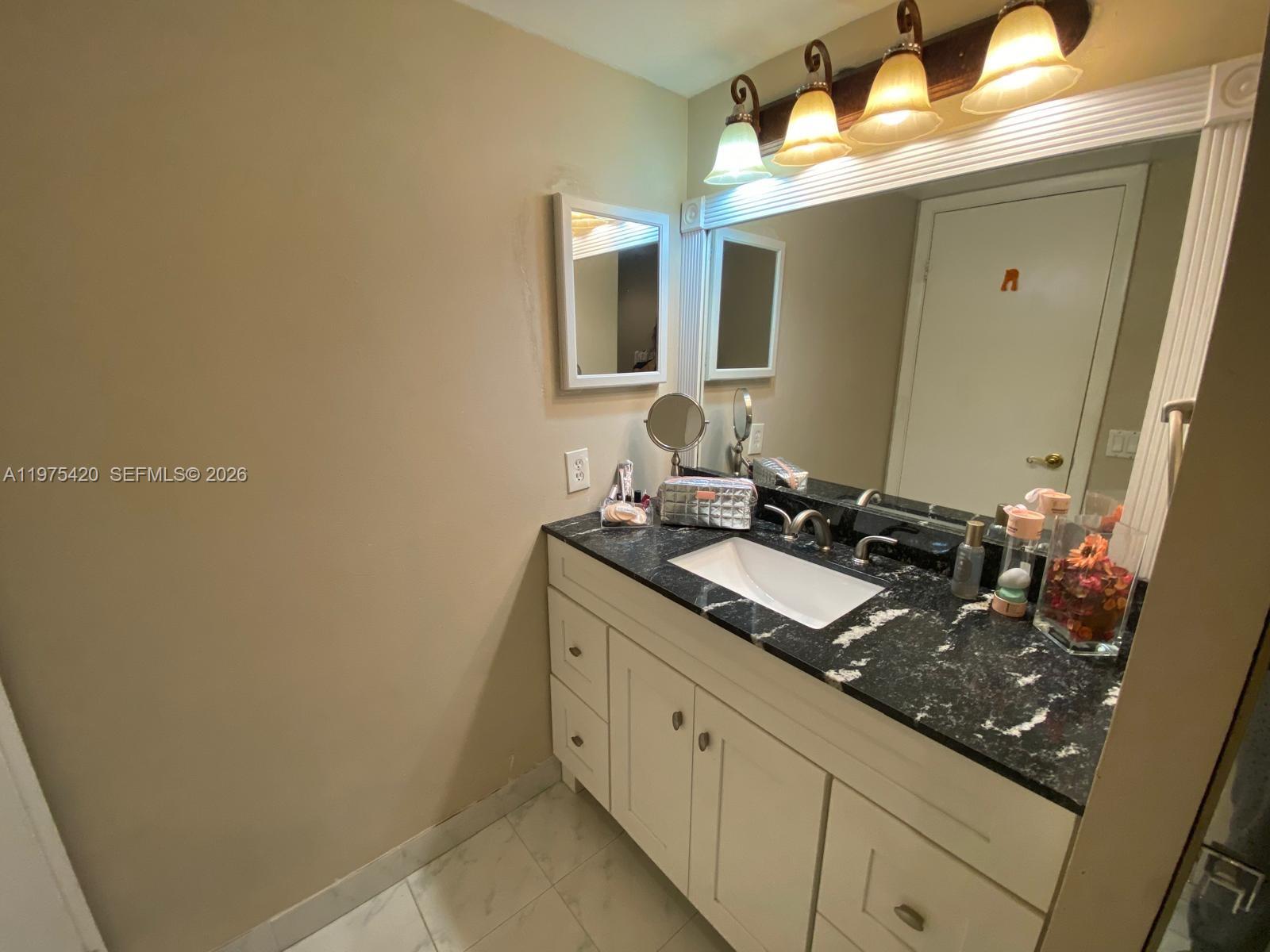 C H E ACRES - Residential